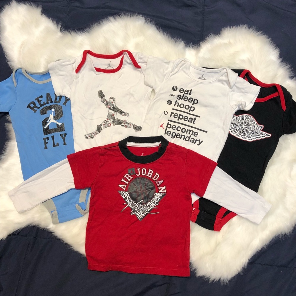 Set of Air Jordan 4 onesies and 1 t-shirt size 6-9